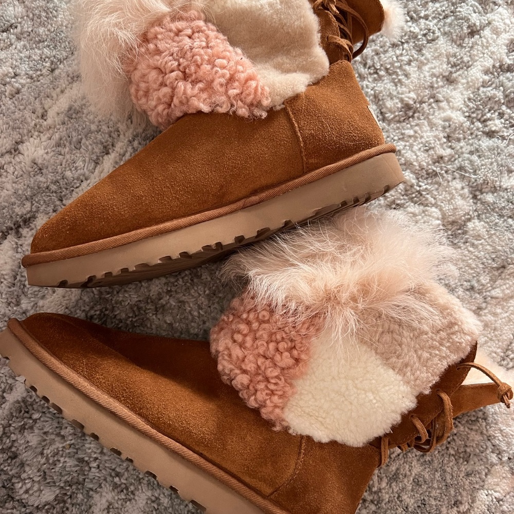 UGG WOMEN’S BOOTS SIZE 8